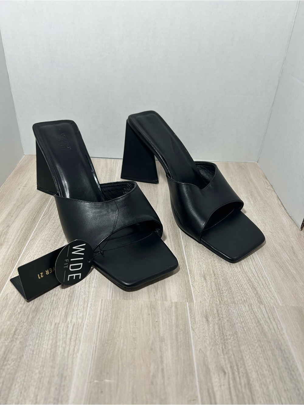 Forever21 | Faux Leather Triangle Block Heel Square Toe Mule 13W